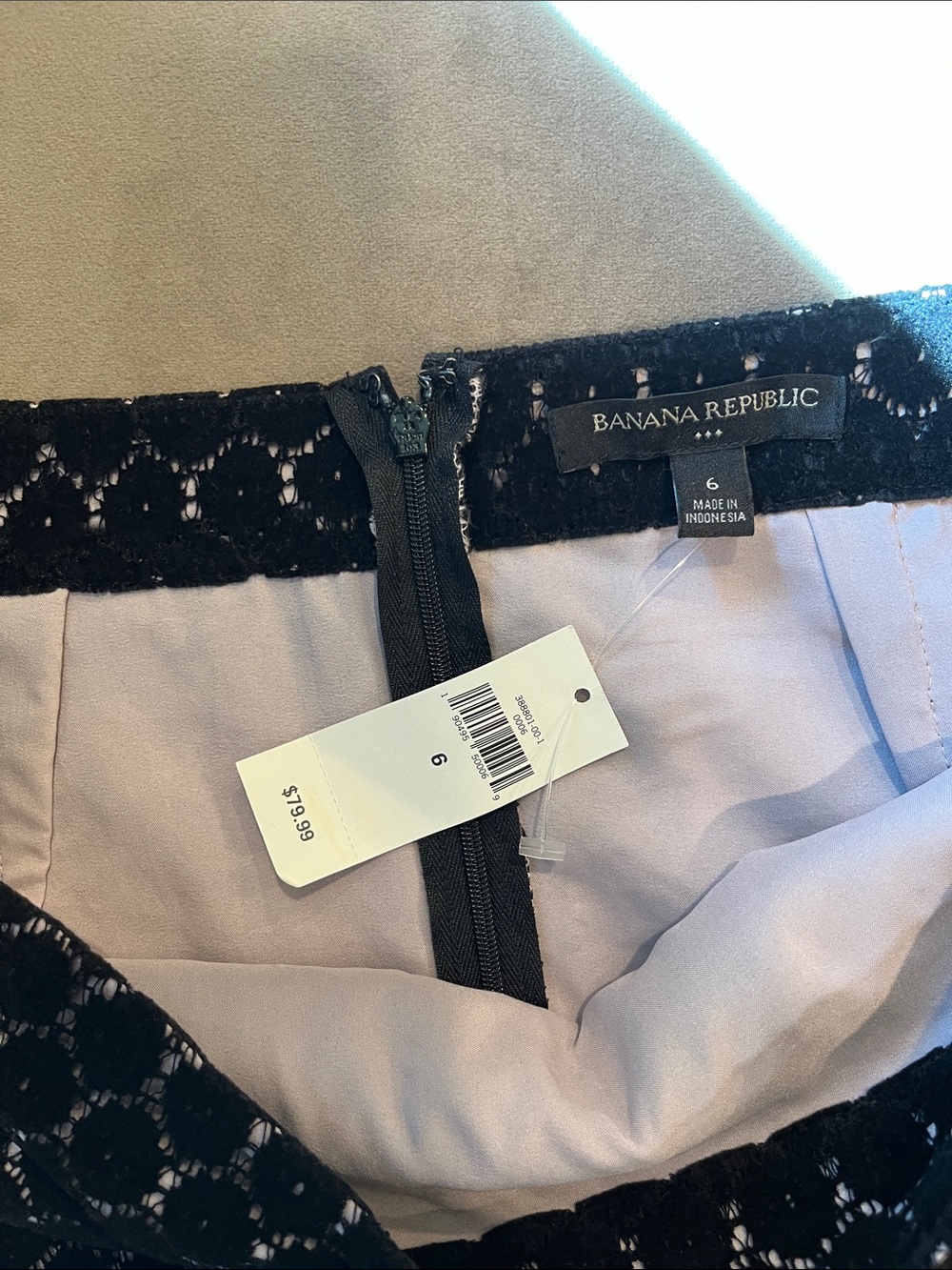 Banana Republic Black Pencil Skirt - Picture 2 of 9